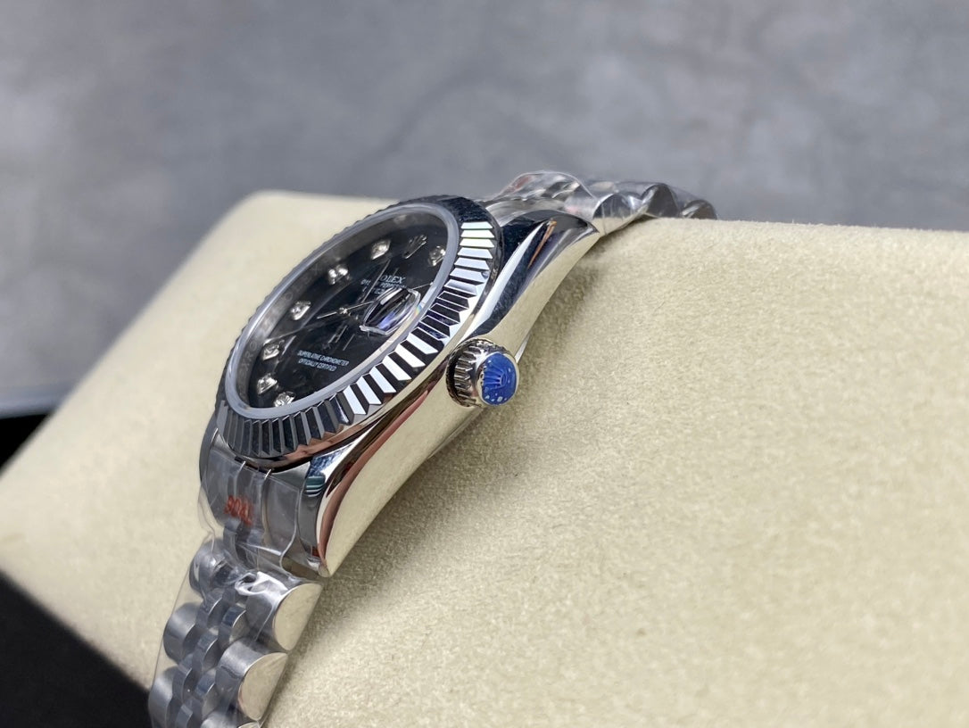 Date just 36 mm