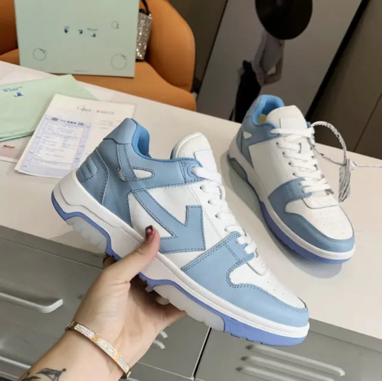 OOO Low Tops White Blue