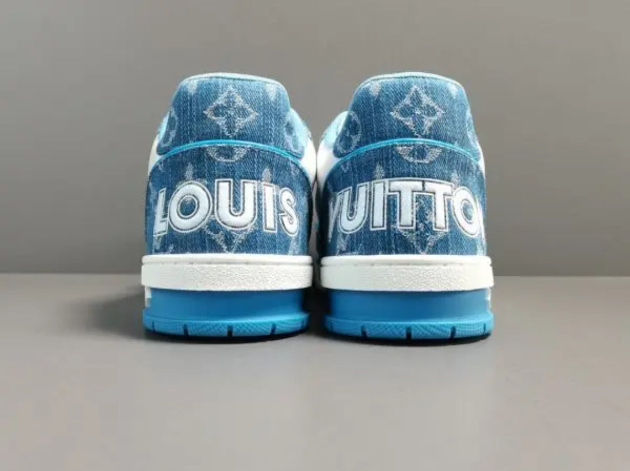 LV TRAINER SNEAKER