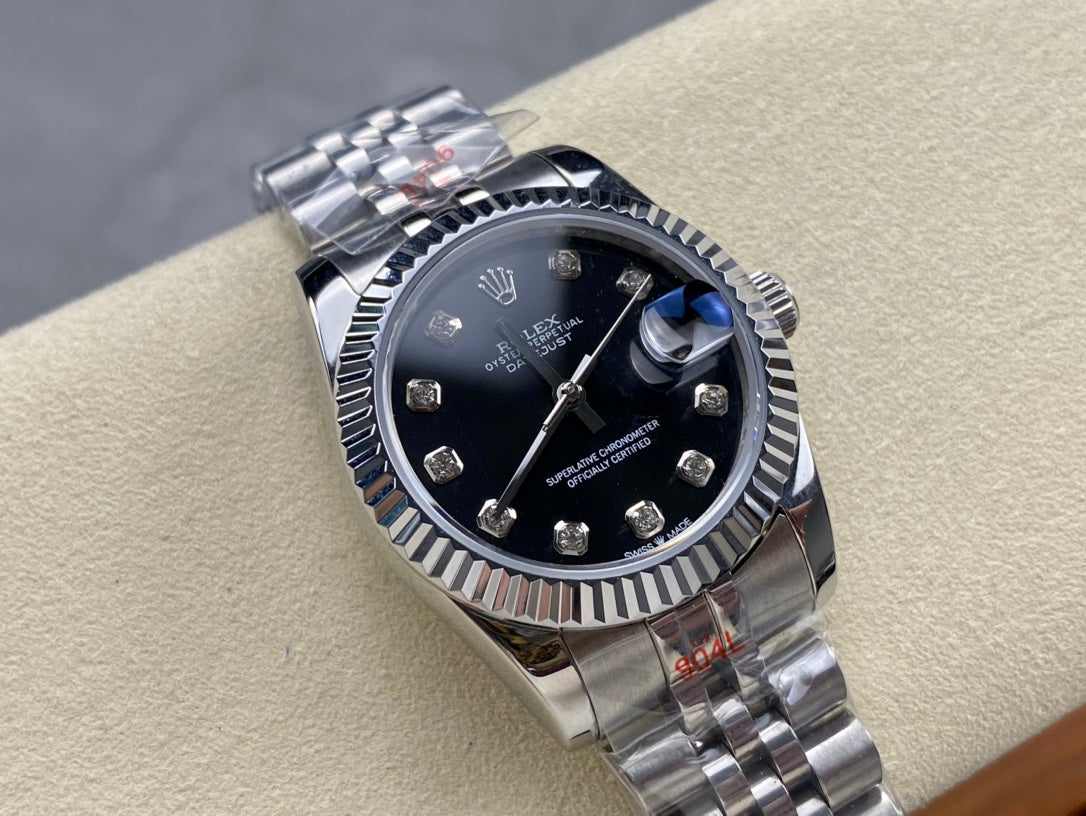 Date just 36 mm
